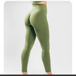 Dusty Green Amplify legging